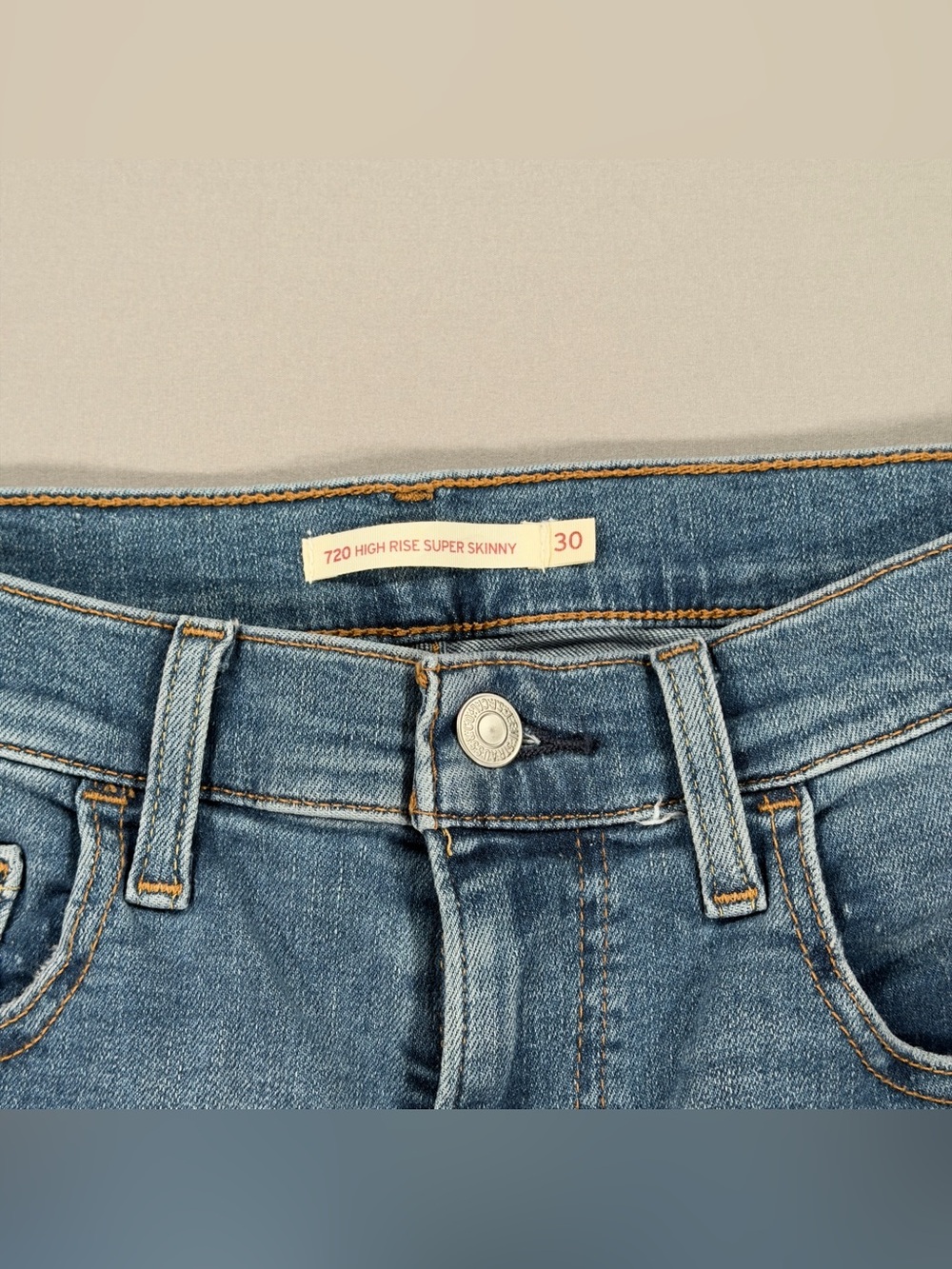 Levi's 720 High Rise Super Skinny 30x28 (Fits 30x27) Medium Wash Stretch Denim - Picture 3 of 13